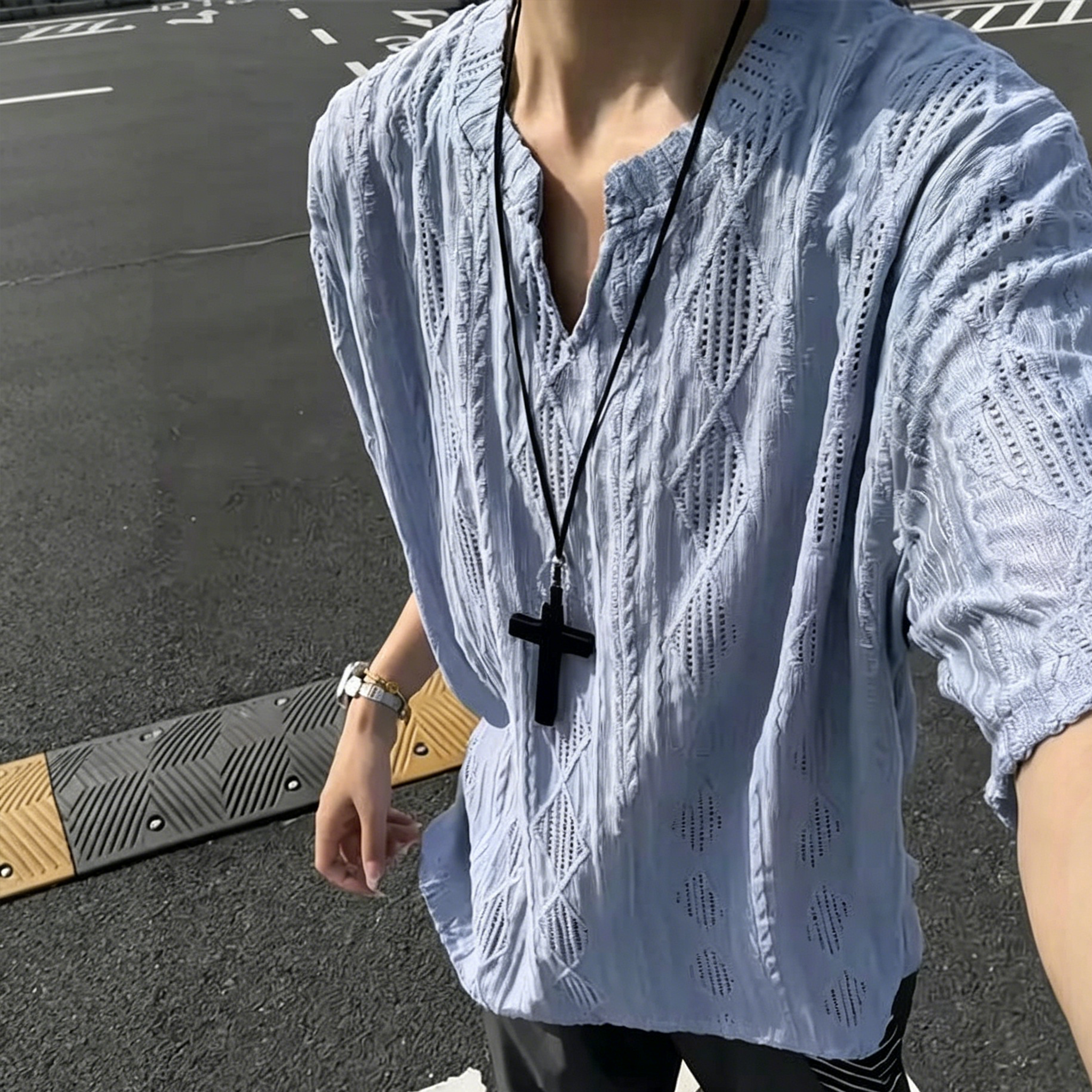 鏤空透氣肌理感v領痞帥半袖百搭休閒t恤