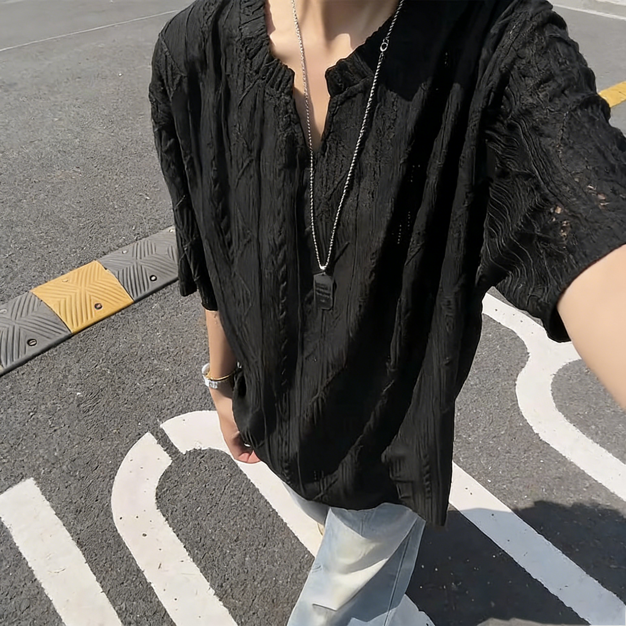 鏤空透氣肌理感v領痞帥半袖百搭休閒t恤
