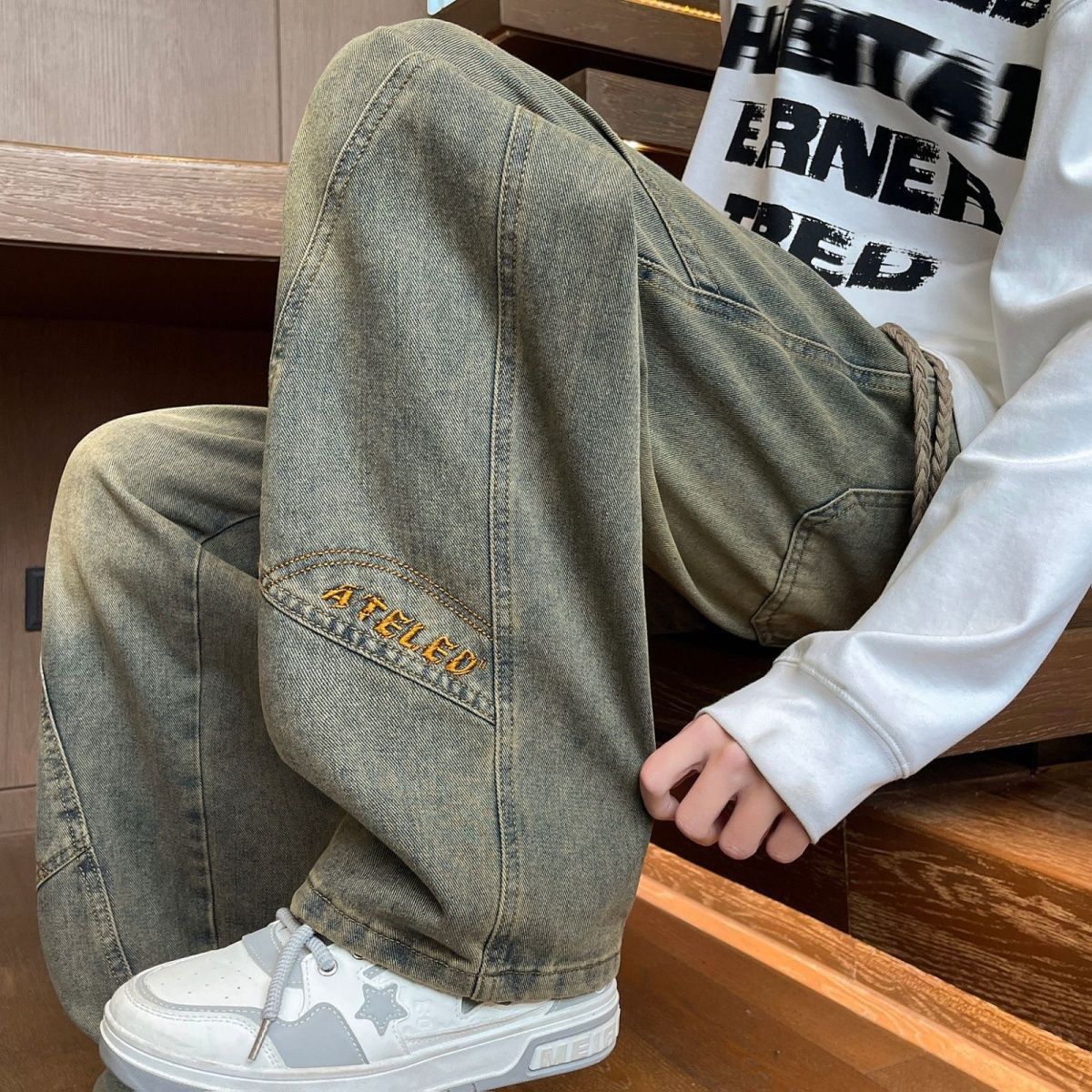 美式水洗復古刺繡直筒高街寬松加大彎刀牛仔褲
