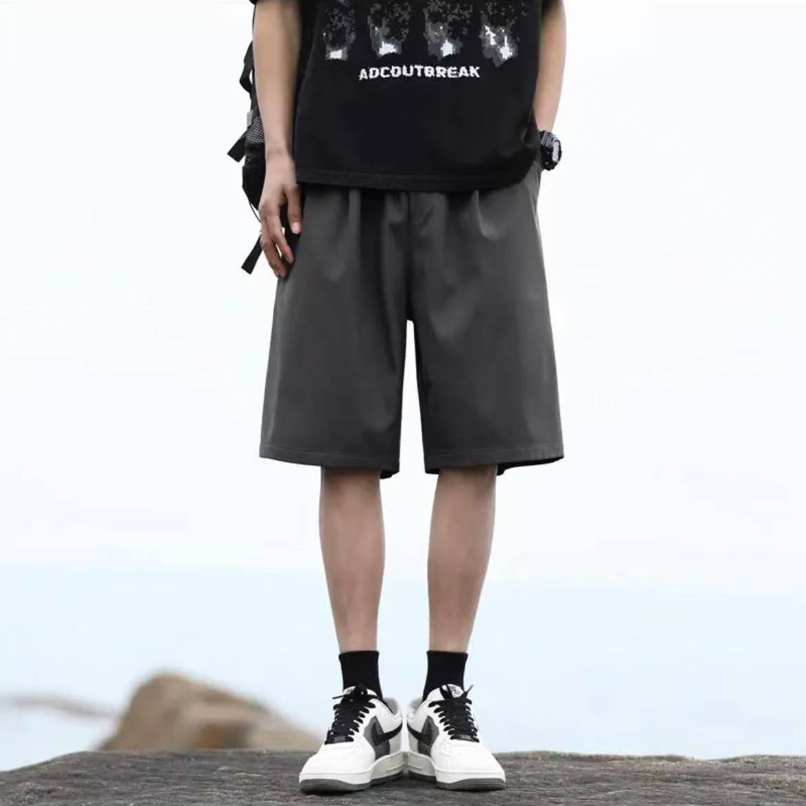 休閒運動風薄款速乾冰絲寬鬆五分短褲