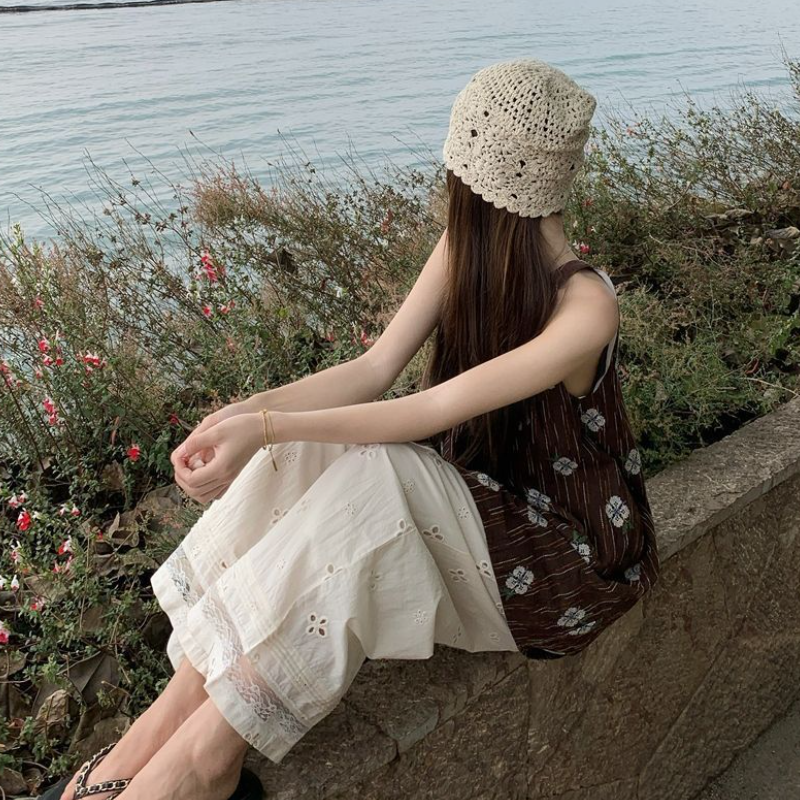 棕色印花無袖上衣 掛脖設計寬鬆剪裁 文青復古風