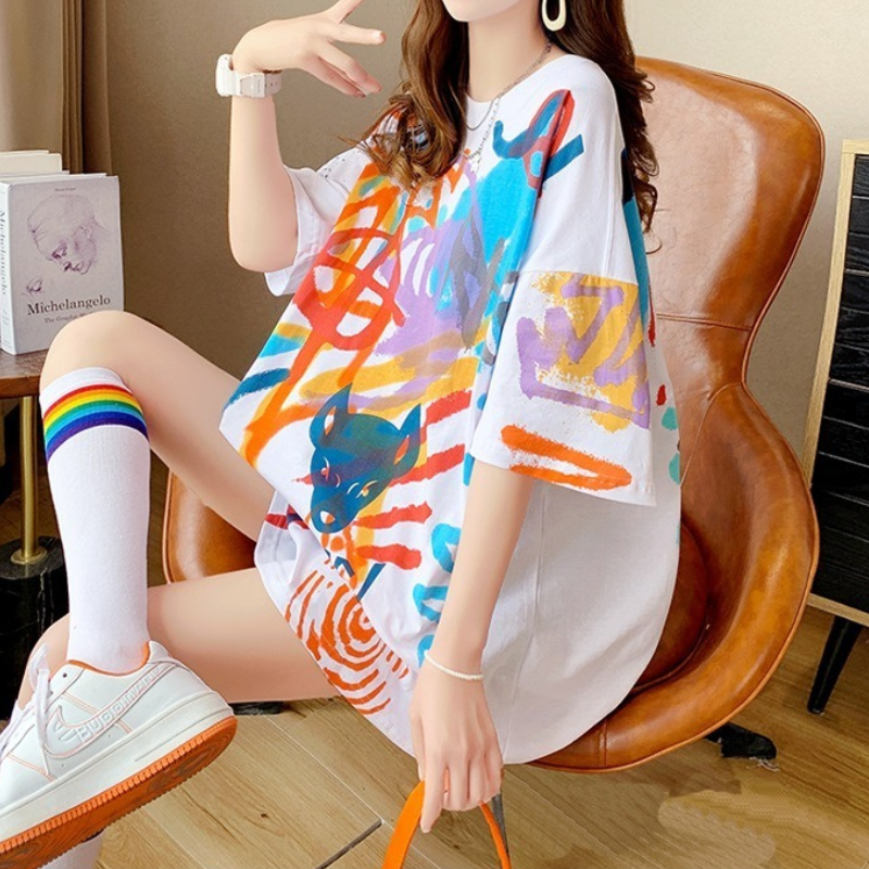 純棉短袖T恤 圓領寬鬆 透氣顯瘦 塗鴉印花設計感