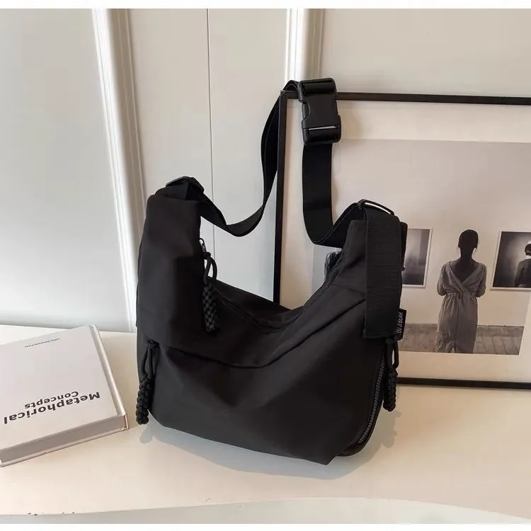 韓系 ‧ 單肩托特餃子包通勤出遊大容量