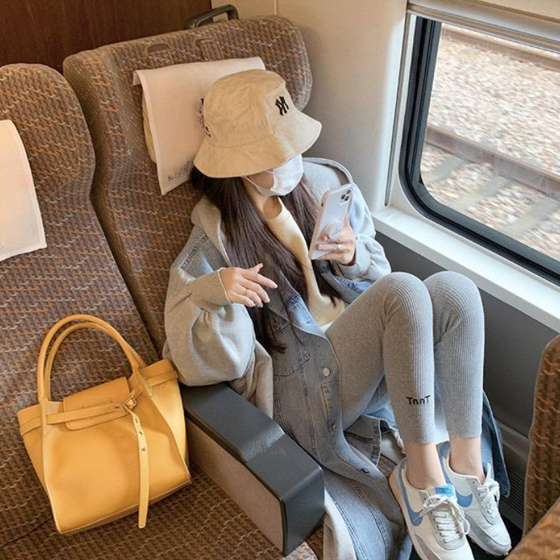 韓系慵懶風牛仔拼接連帽外套 寬鬆剪裁 中長版設計