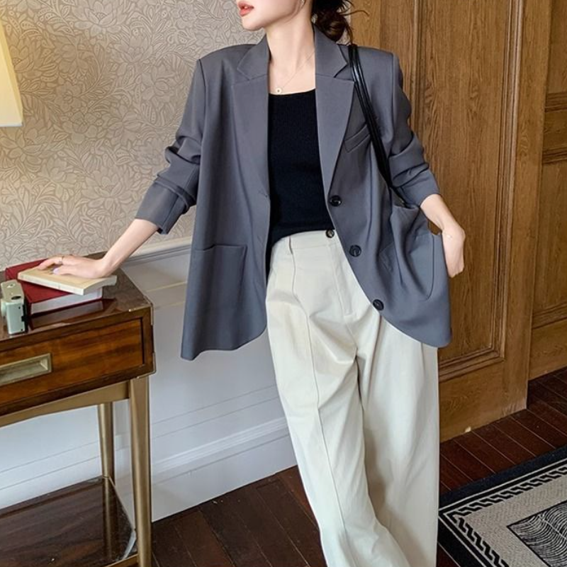 休閒風西裝外套 後背開衩＋蝴蝶結綁帶 設計巧思 春秋百搭