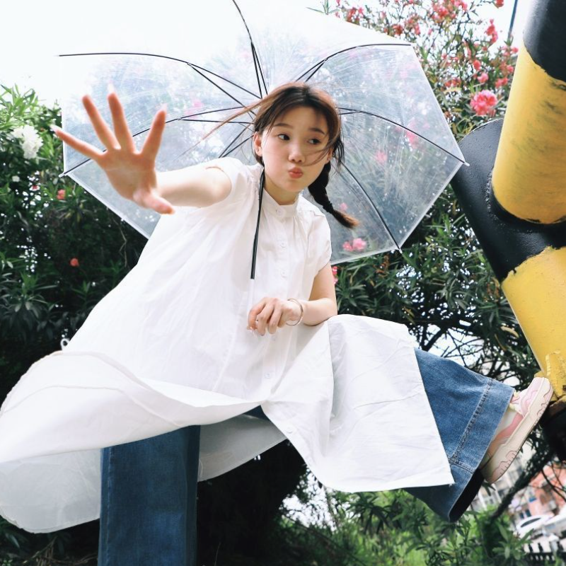 法式慵懶棉麻洋裝 短袖中長版寬鬆顯瘦 抓褶圓領 口袋設計