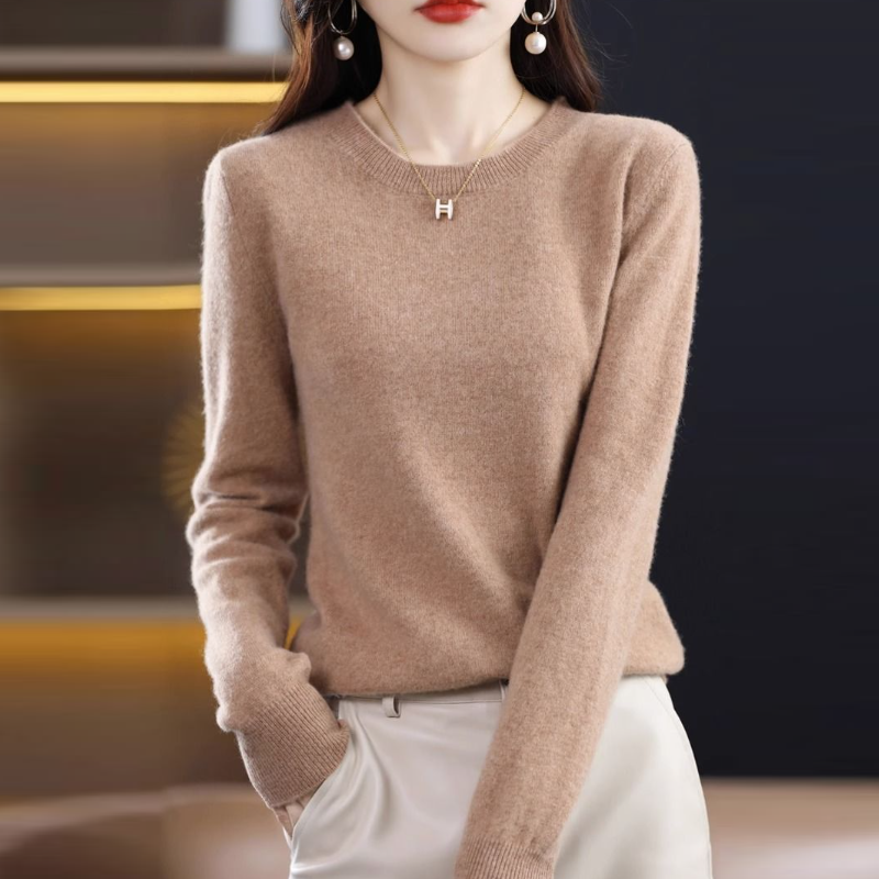 早春柔軟親膚針織上衣 圓領長袖 寬鬆好搭毛衣