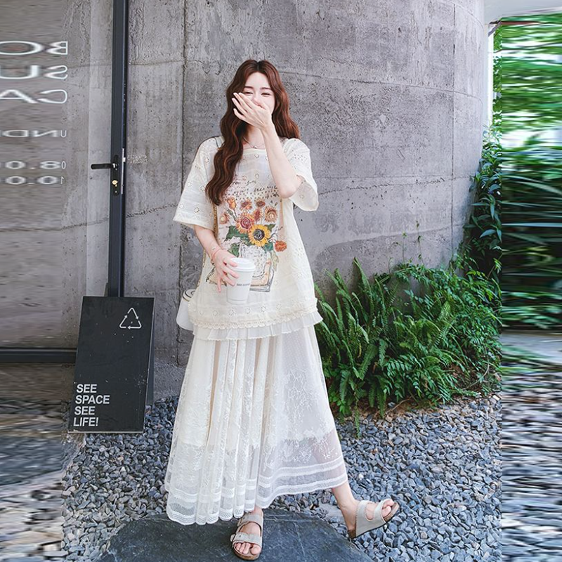 印花蕾絲上衣＋長裙套裝 刺繡細節 氣質優雅兩件式洋裝感穿搭