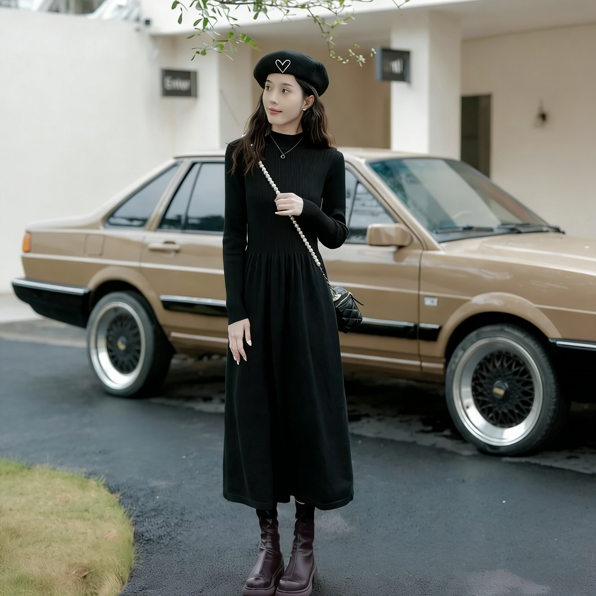 赫本風小黑針織長洋裝 過膝長度 修身剪裁 秋冬搭大衣超有型