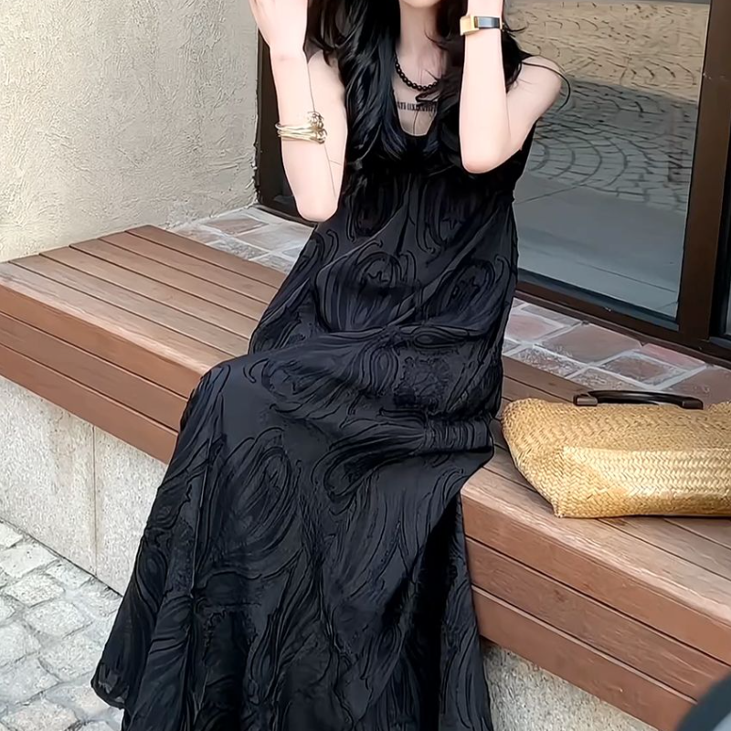 法式提花無袖長洋裝 溫柔氣質寬鬆版型 度假感飄逸設計