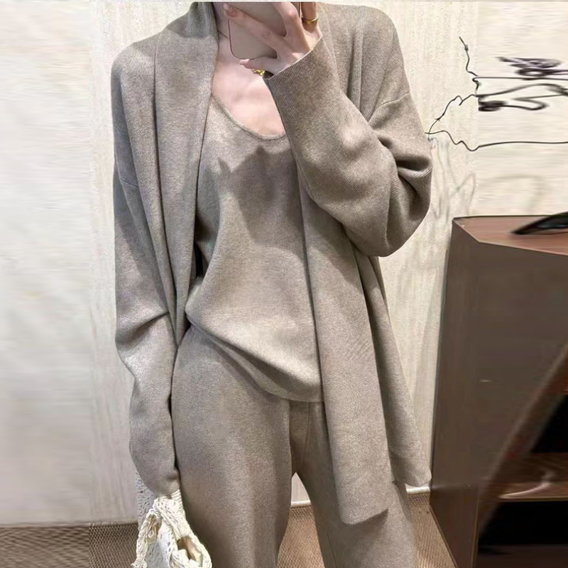 2025秋季新款法式氣質寬鬆長袖毛衣開衫V領吊帶背心高腰闊腿長褲