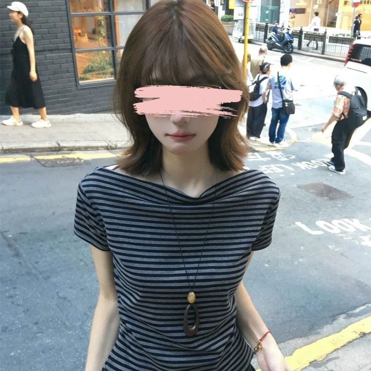 復古細條紋斜肩上衣 合身剪裁 氣質感短袖T恤