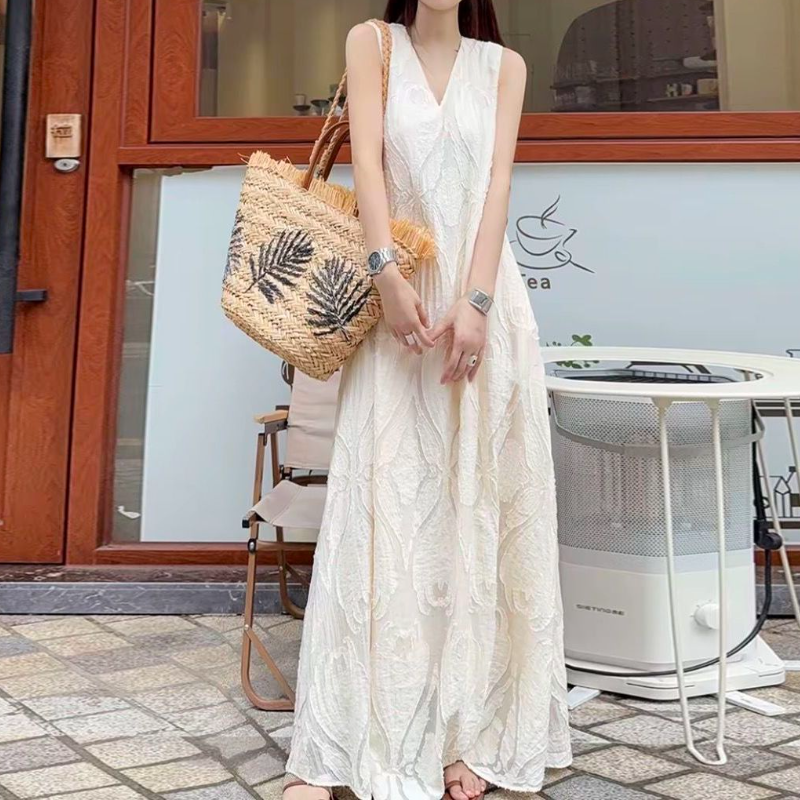 法式提花無袖長洋裝 溫柔氣質寬鬆版型 度假感飄逸設計