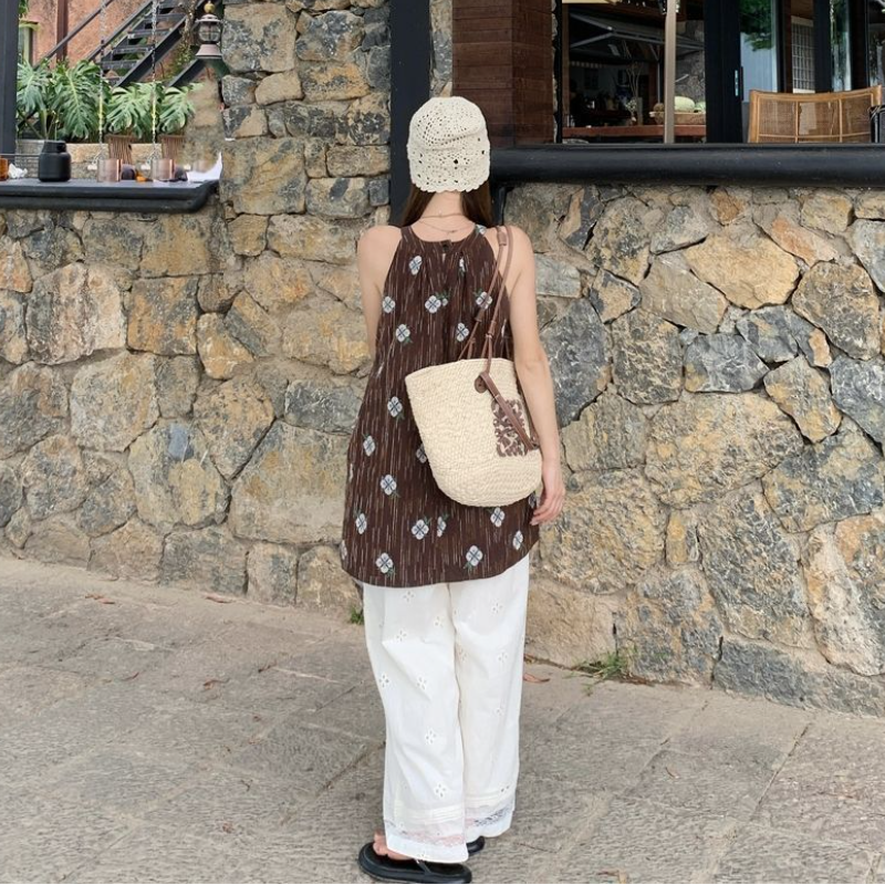 棕色印花無袖上衣 掛脖設計寬鬆剪裁 文青復古風