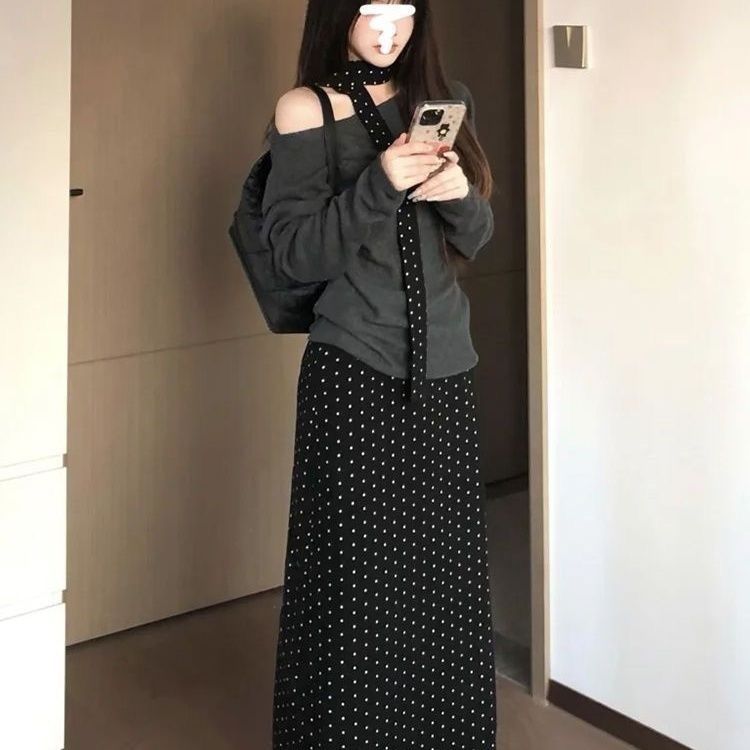 甜辣感一字領長袖上衣＋小圓點A字長裙 早秋套裝