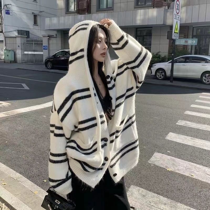 慵懶風條紋連帽針織外套 寬鬆剪裁 秋冬百搭款