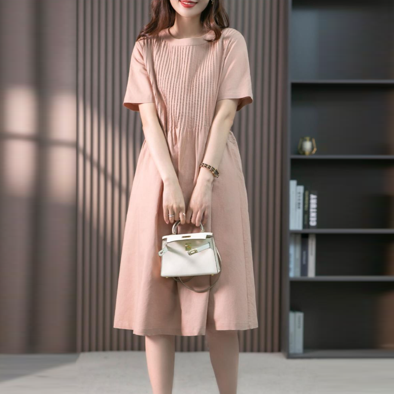 棉麻中長版洋裝 法式設計感 圓領短袖 前胸壓摺 寬鬆顯瘦