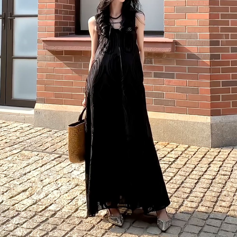 法式提花無袖長洋裝 溫柔氣質寬鬆版型 度假感飄逸設計