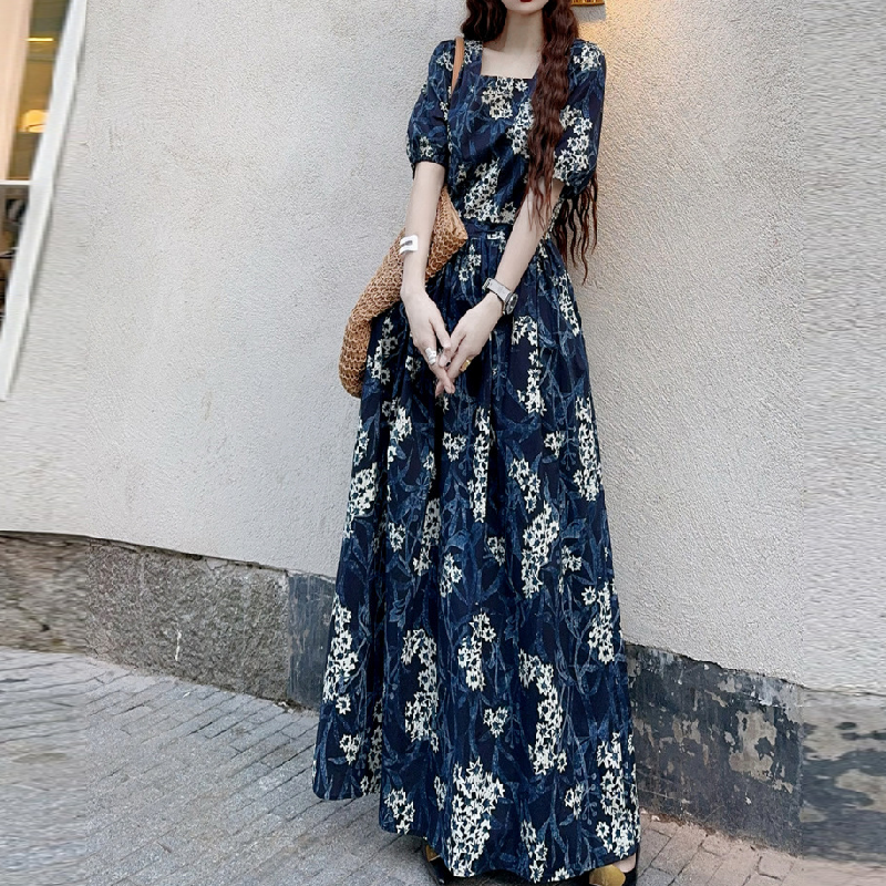 南法渡假風 顯瘦方領連身裙 自帶腰封大尺碼碎花洋裝 浪漫藏肉穿搭