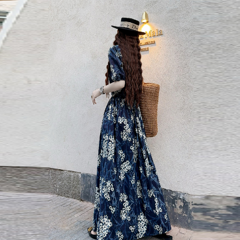 南法渡假風 顯瘦方領連身裙 自帶腰封大尺碼碎花洋裝 浪漫藏肉穿搭