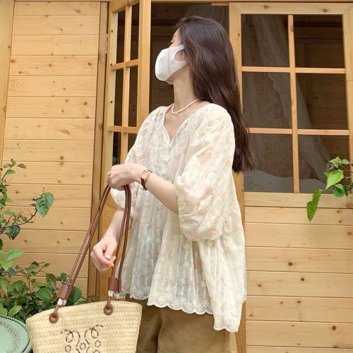 碎花V領澎袖上衣 寬鬆版型 法式溫柔感襯衫