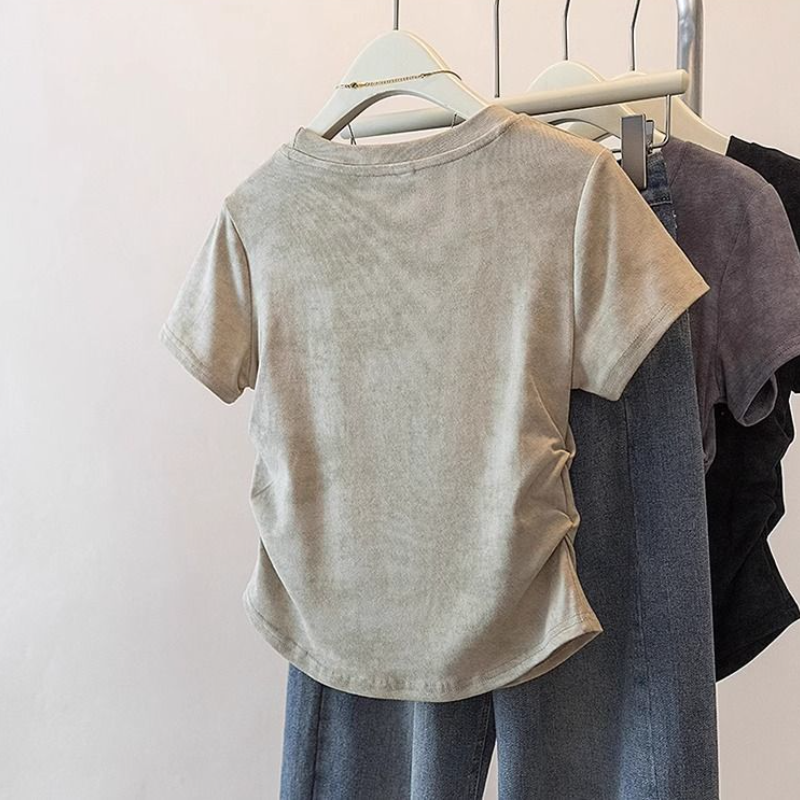 立體蝴蝶設計短袖T恤 微修身版型 百搭氣質上衣