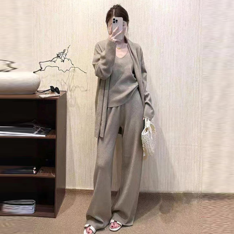 2025秋季新款法式氣質寬鬆長袖毛衣開衫V領吊帶背心高腰闊腿長褲