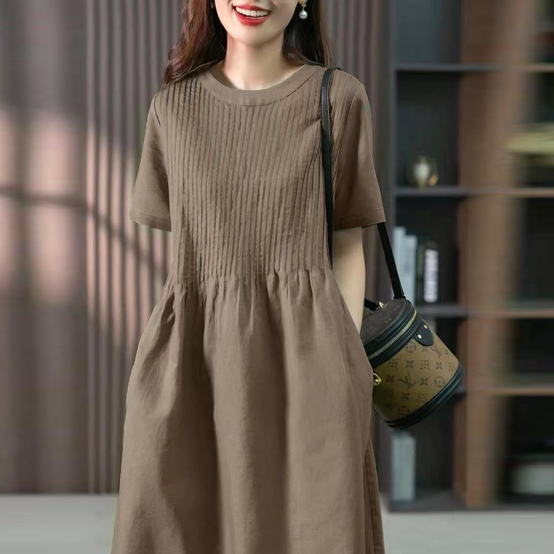 棉麻中長版洋裝 法式設計感 圓領短袖 前胸壓摺 寬鬆顯瘦