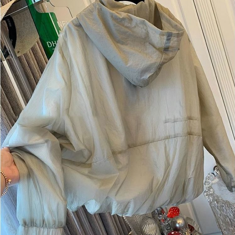 大尺碼寬鬆顯瘦連帽抗UV連帽罩衫 防曬短款外套  防潑水抗靜電微甜心機設計