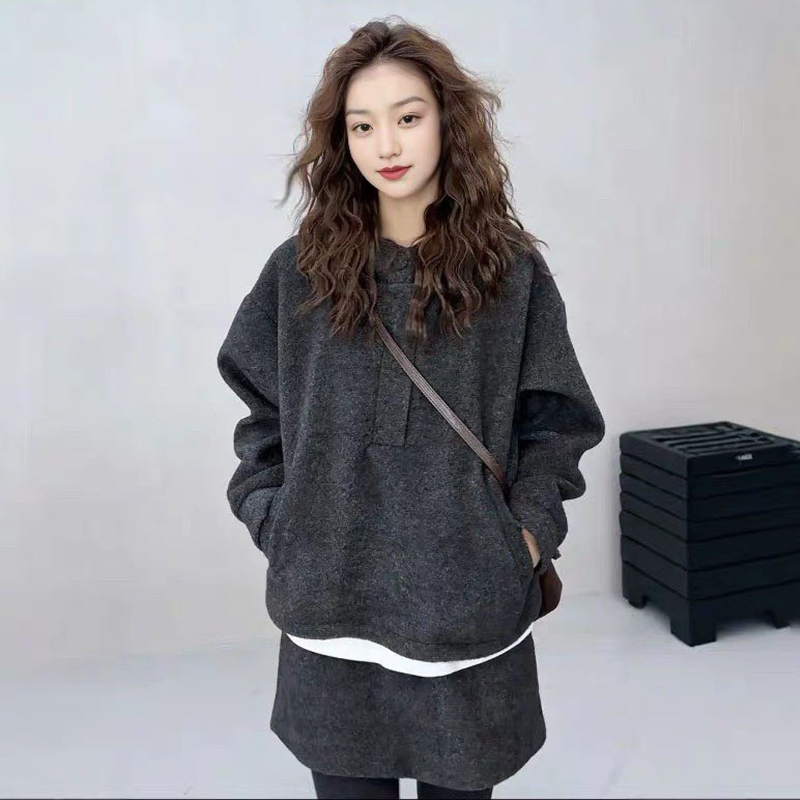 連帽上衣＋半身裙兩件式套裝 休閒剪裁 秋冬耐看好搭