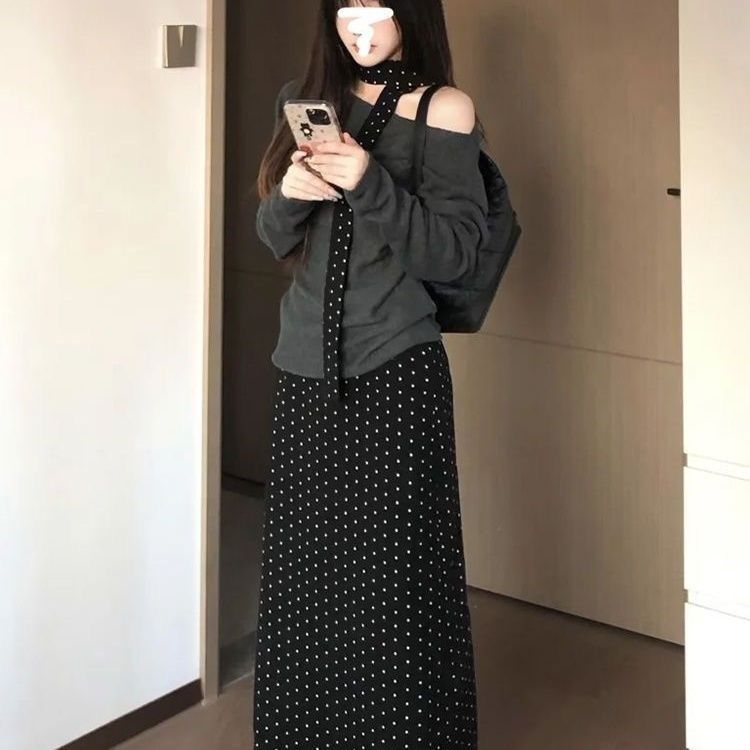 甜辣感一字領長袖上衣＋小圓點A字長裙 早秋套裝