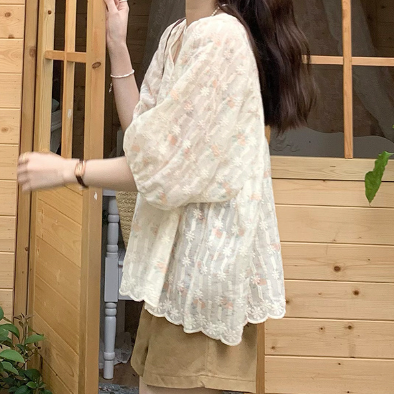 碎花V領澎袖上衣 寬鬆版型 法式溫柔感襯衫