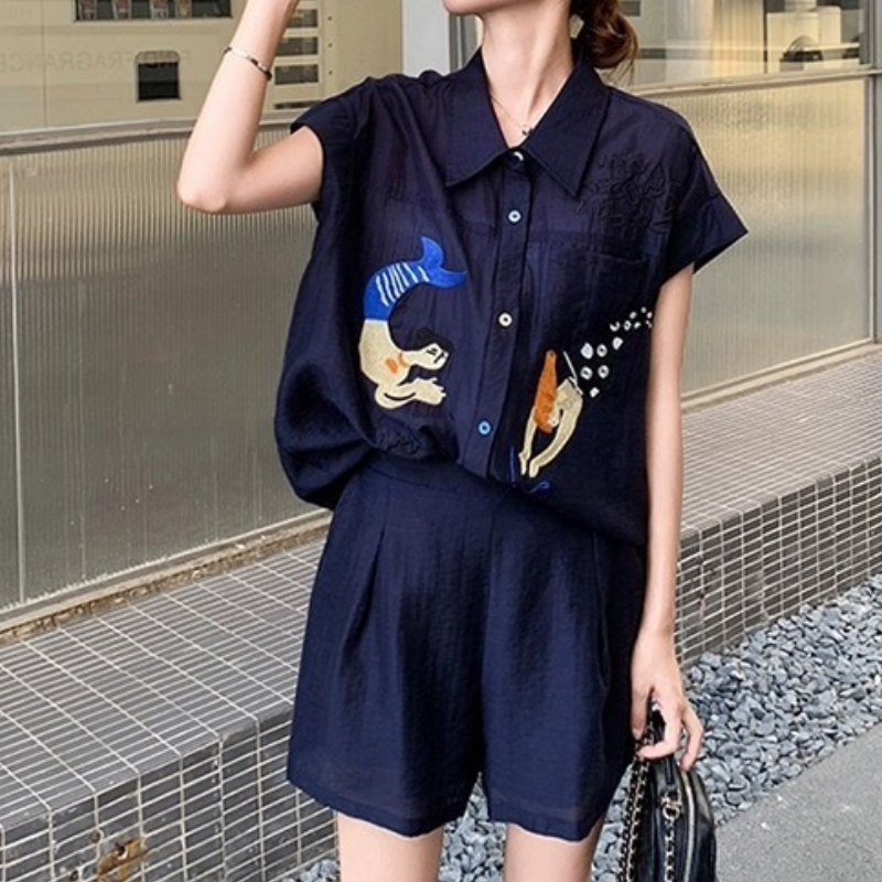 藏藍刺繡短袖襯衫套裝 亞麻感布料 休閒減齡穿搭 短褲兩件式
