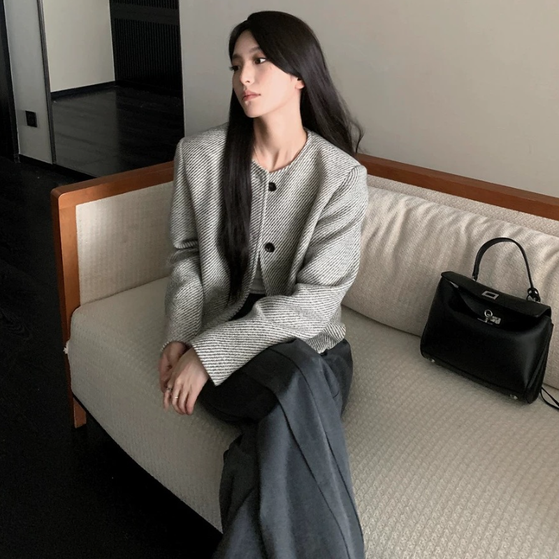 復古小香風圓領單排扣短版外套 質感織紋設計