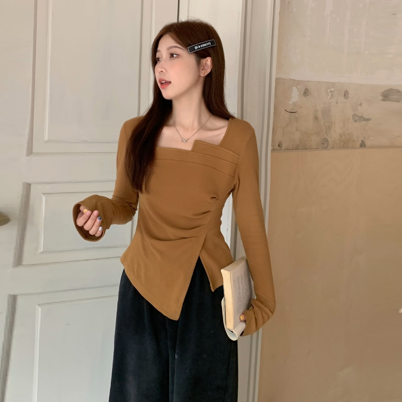 大地色系方領修身上衣（美拉德感）不對稱下襬 開衩＋褶皺 顯瘦內搭長袖