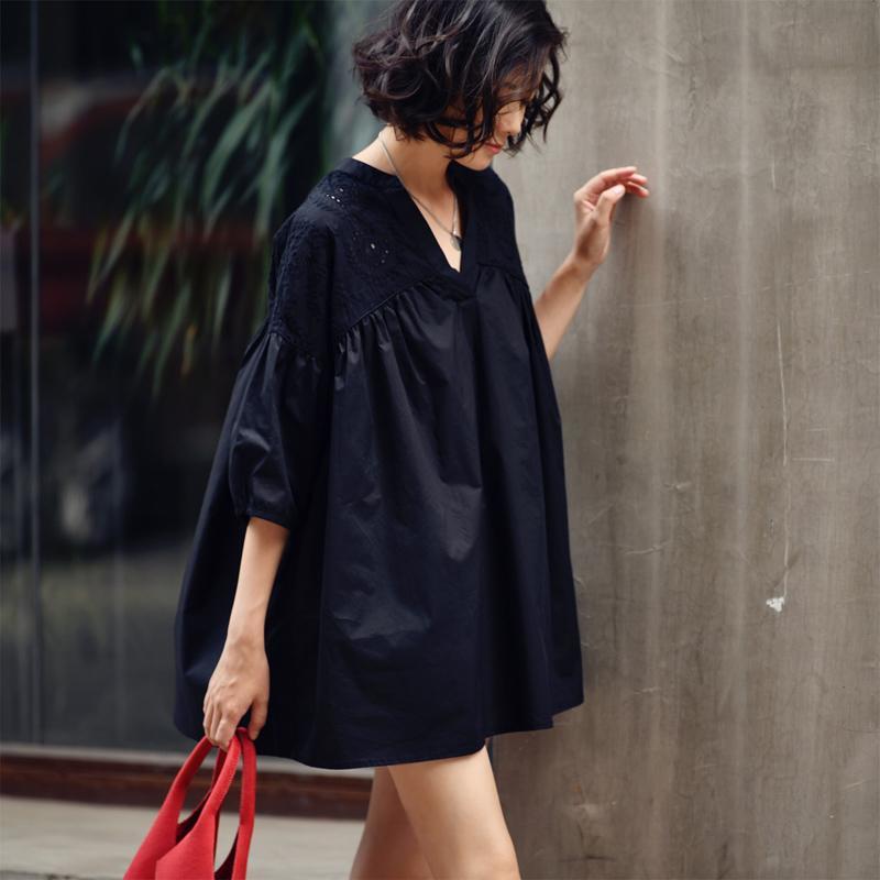 簡約．V領蕾絲拼接上衣 鏤空繡花 寬鬆V領 短袖襯衫