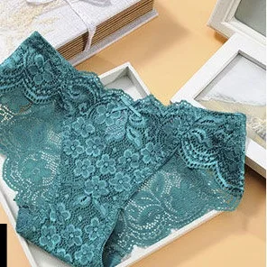 低腰鏤空蕾絲純欲風透氣棉襠三角褲