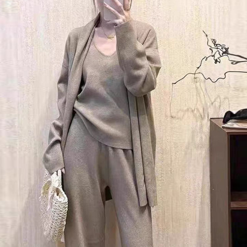 2025秋季新款法式氣質寬鬆長袖毛衣開衫V領吊帶背心高腰闊腿長褲