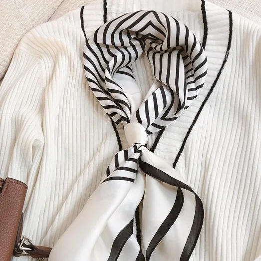 高級感時尚方巾 通勤簡約OL絲巾 優雅緞面職業