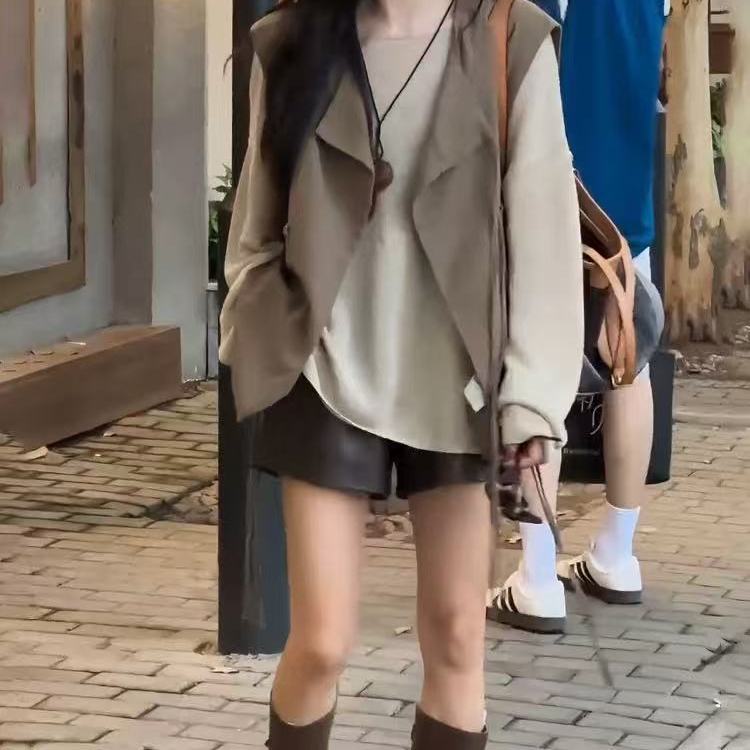 早秋三件式套裝 背心外套＋針織長袖上衣＋仿皮短褲 休閒寬鬆 顯瘦成套