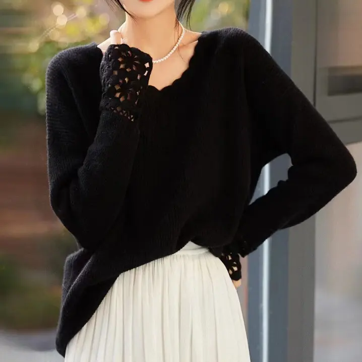 鉤花蕾絲V領寬鬆針織上衣 顯瘦休閒素色毛衣