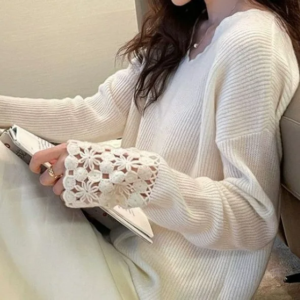 鉤花蕾絲V領寬鬆針織上衣 顯瘦休閒素色毛衣