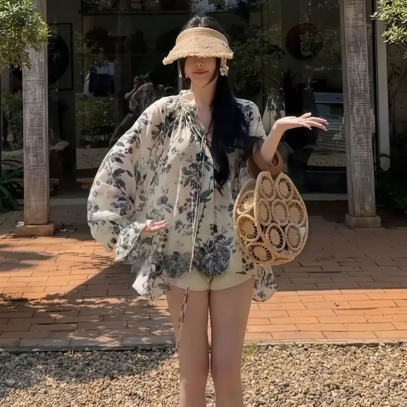 水墨花卉襯衫 輕薄防曬設計 寬鬆飄逸 文青氣質款