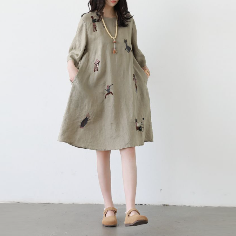 夏季森系刺繡連身裙 圓領寬鬆A字版型 文青甜美洋裝