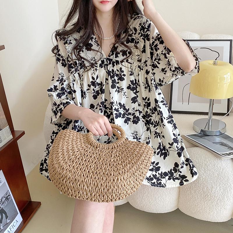 V領大板型泡泡袖娃娃衫 寬鬆甜美荷葉邊蓬蓬碎花襯衫