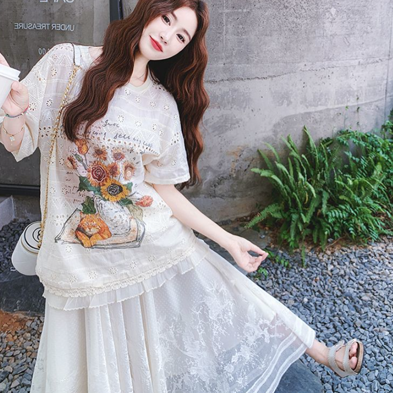 印花蕾絲上衣＋長裙套裝 刺繡細節 氣質優雅兩件式洋裝感穿搭