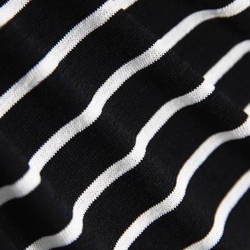 涼感冰絲逆齡短袖上衣 天絲觸感鎖骨微露不曝曬 懶人穿搭百搭條紋蝙蝠袖