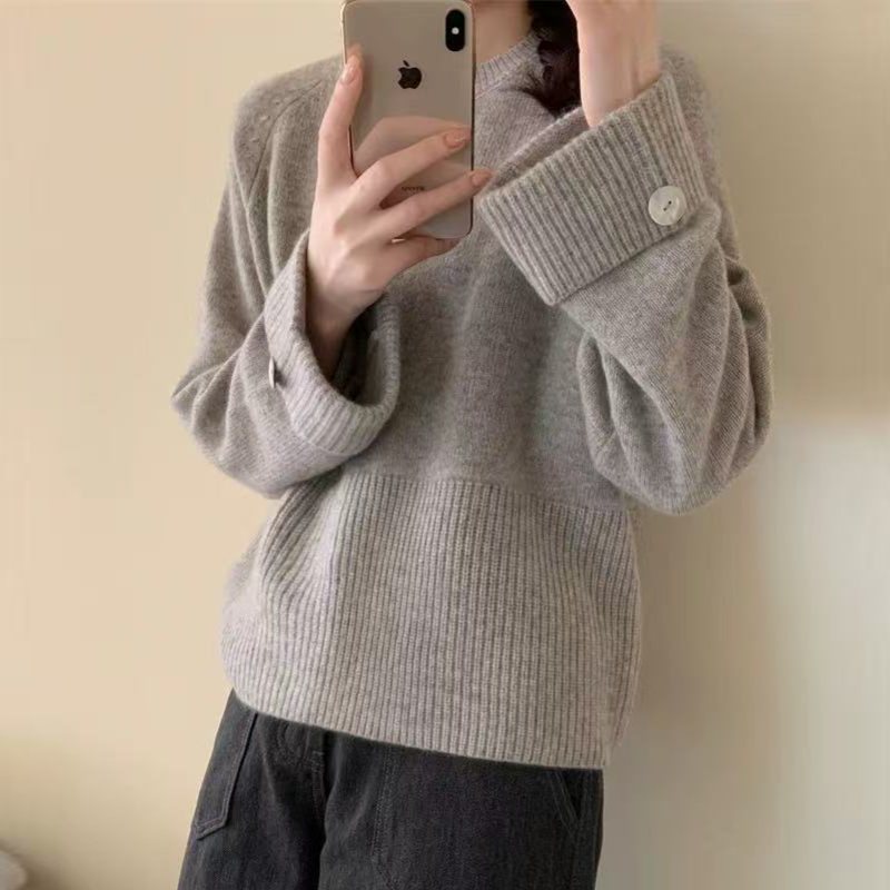 圓領慵懶針織上衣 秋冬新款 親膚柔軟 寬鬆版 袖口釦飾 百搭