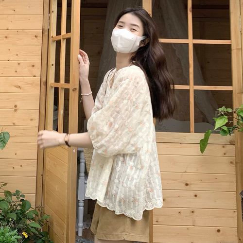 碎花V領澎袖上衣 寬鬆版型 法式溫柔感襯衫