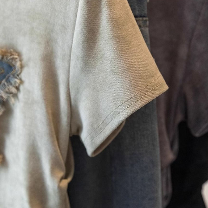 立體蝴蝶設計短袖T恤 微修身版型 百搭氣質上衣